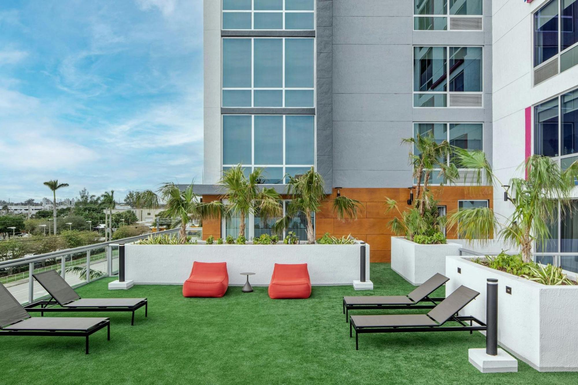 Aloft Fort Lauderdale Airport & Cruise Port Exterior photo